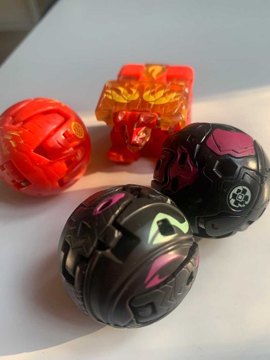 Bakugan комплект (4 фигури) – оригинални бойни топки с трансформация
