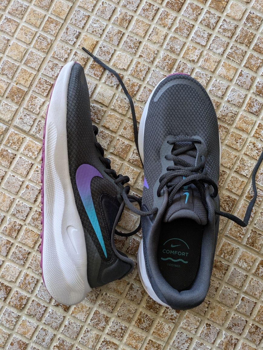 Маратонки Nike 41