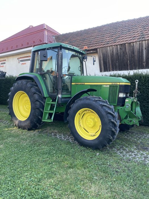 jhon Deere 6810 anul 2000