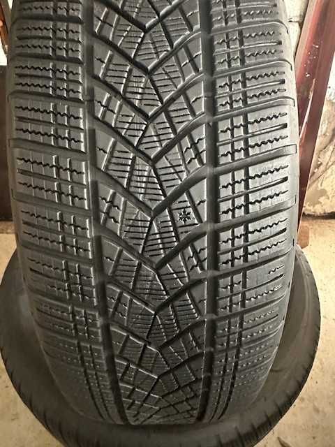 Set anvelope iarna Goodyear UltraGrip Performance 235 60 R20