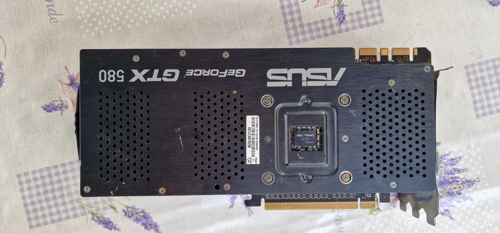 Placa video gaming Asus GTX 580 PROBLEMA...