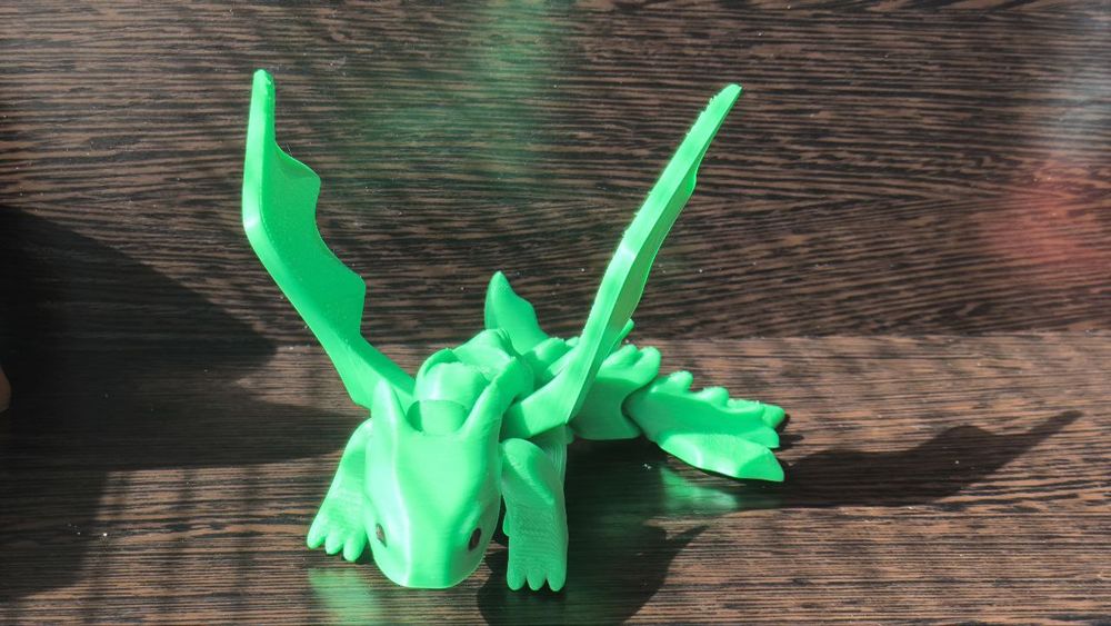 Фигурка дракона - зубастика