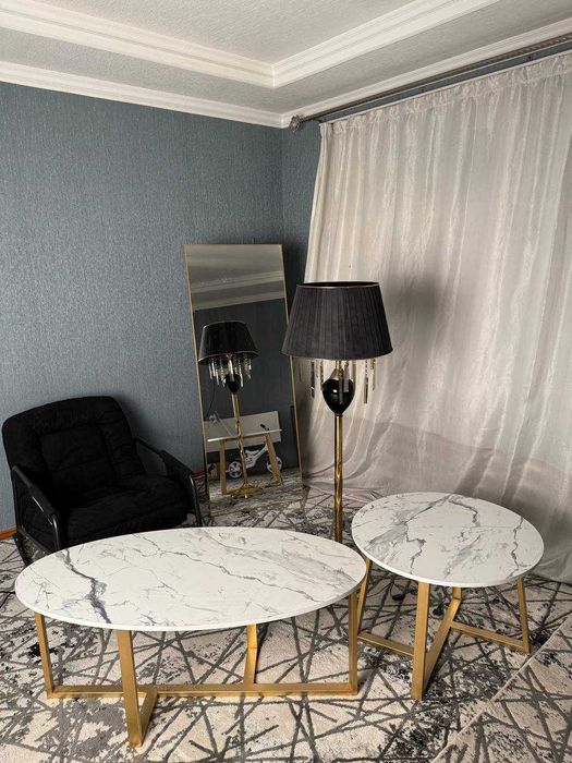 Овальный журнальный столик