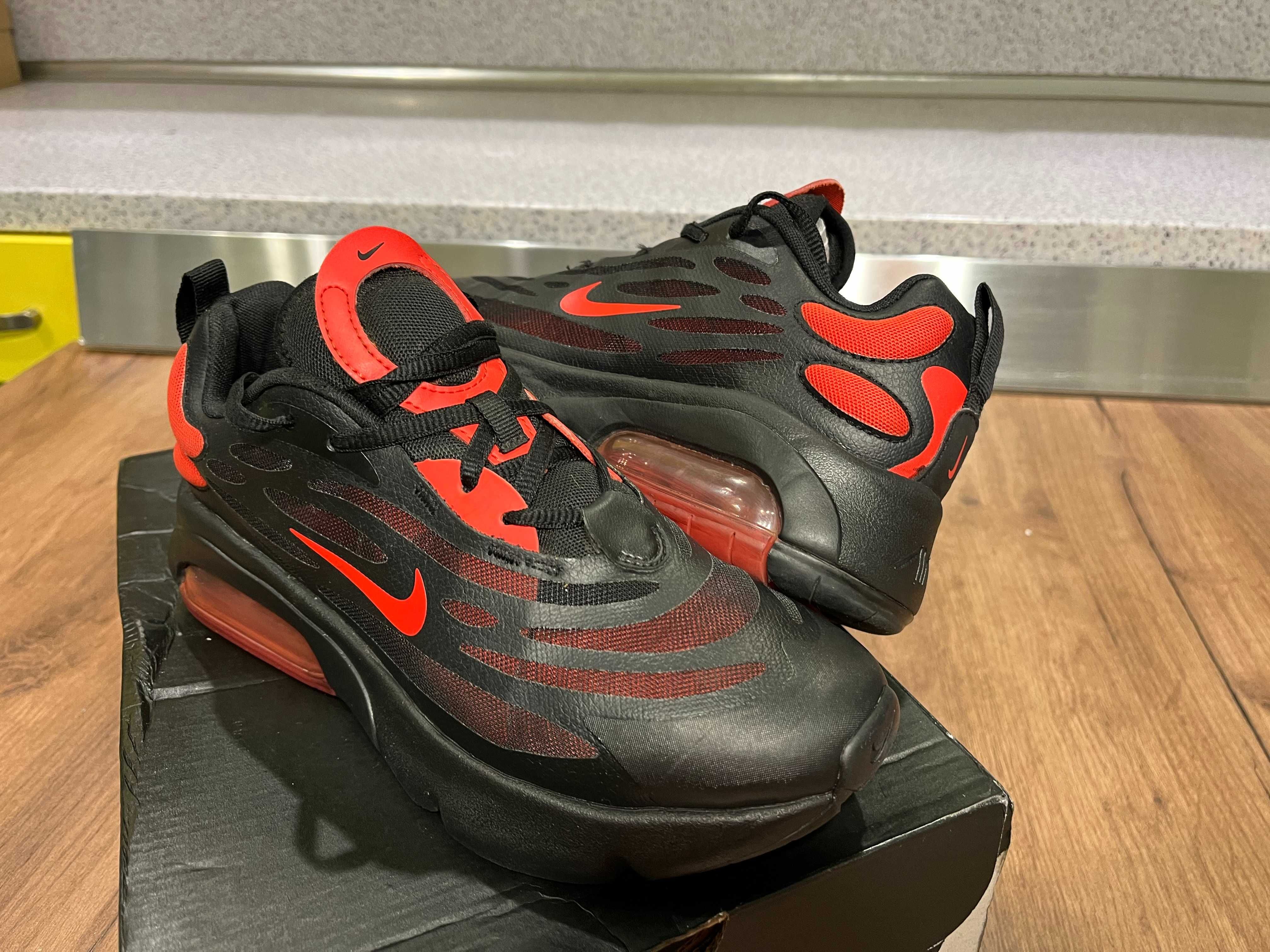 ОРИГИНАЛНИ *** Nike Air Max Exosense / Black/Chile Red/Black