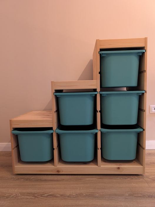 Vand ansamblu depozitare + cutii Ikea Trofast