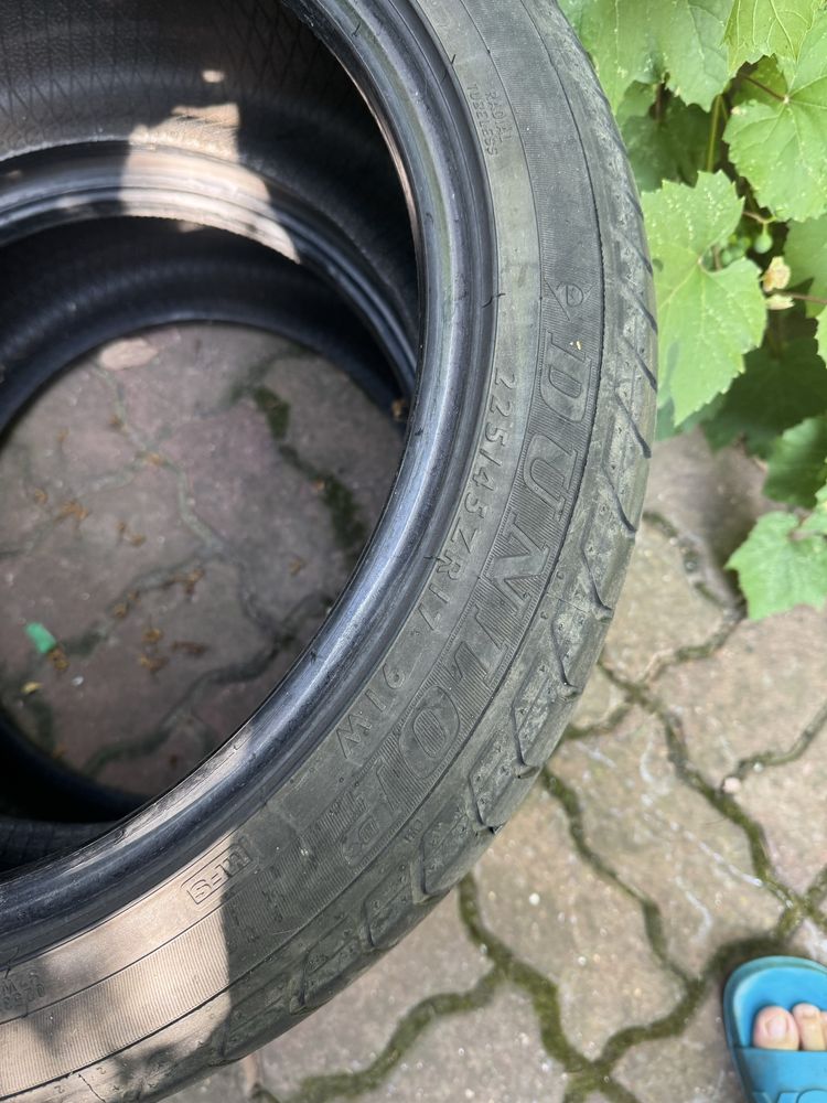Vind 2 cauciucuri in stare buna ambele