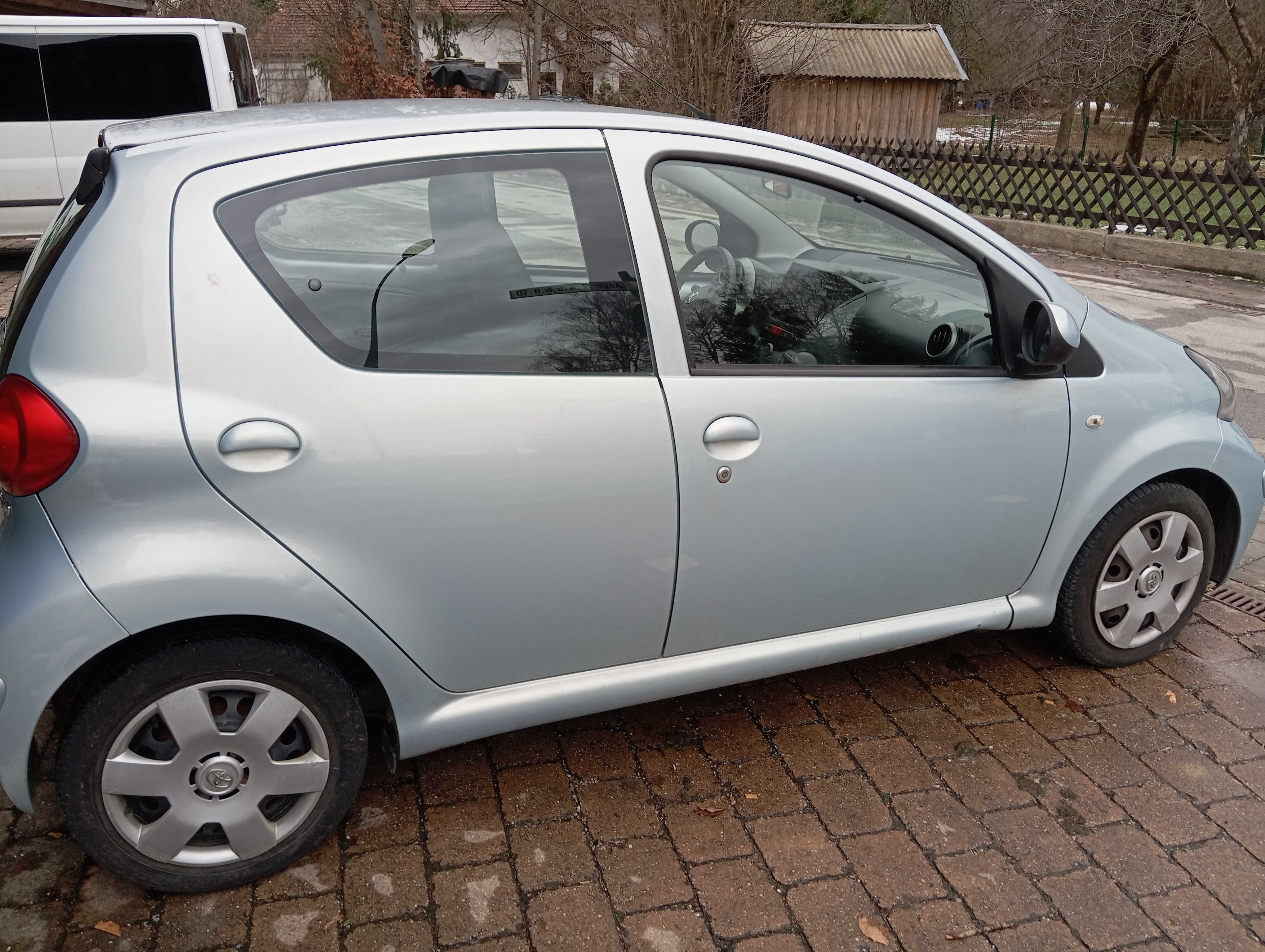 Vand Toyota Aygo 1.0 benzina 1800 euro