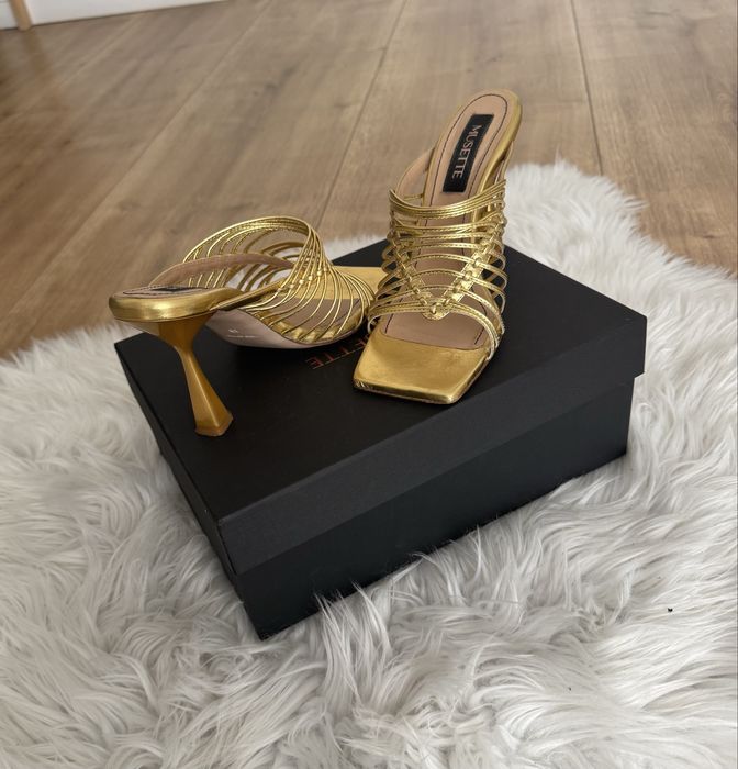 Sandale aurii Musette, marimea 38, purtate o data