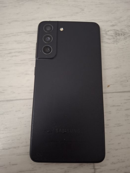 Samsung s21fe продам или обменяю