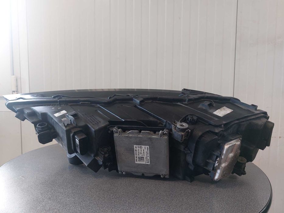 Десен оборудван фар за Audi Q7 4M 2015-2019 с номер 4M0.941.033.A