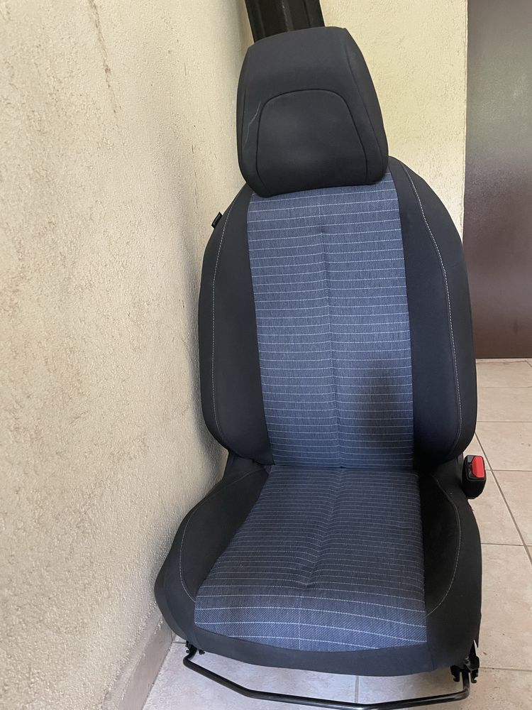 Шофьорска и пасажерска седалка за Peugeot 308 2021г