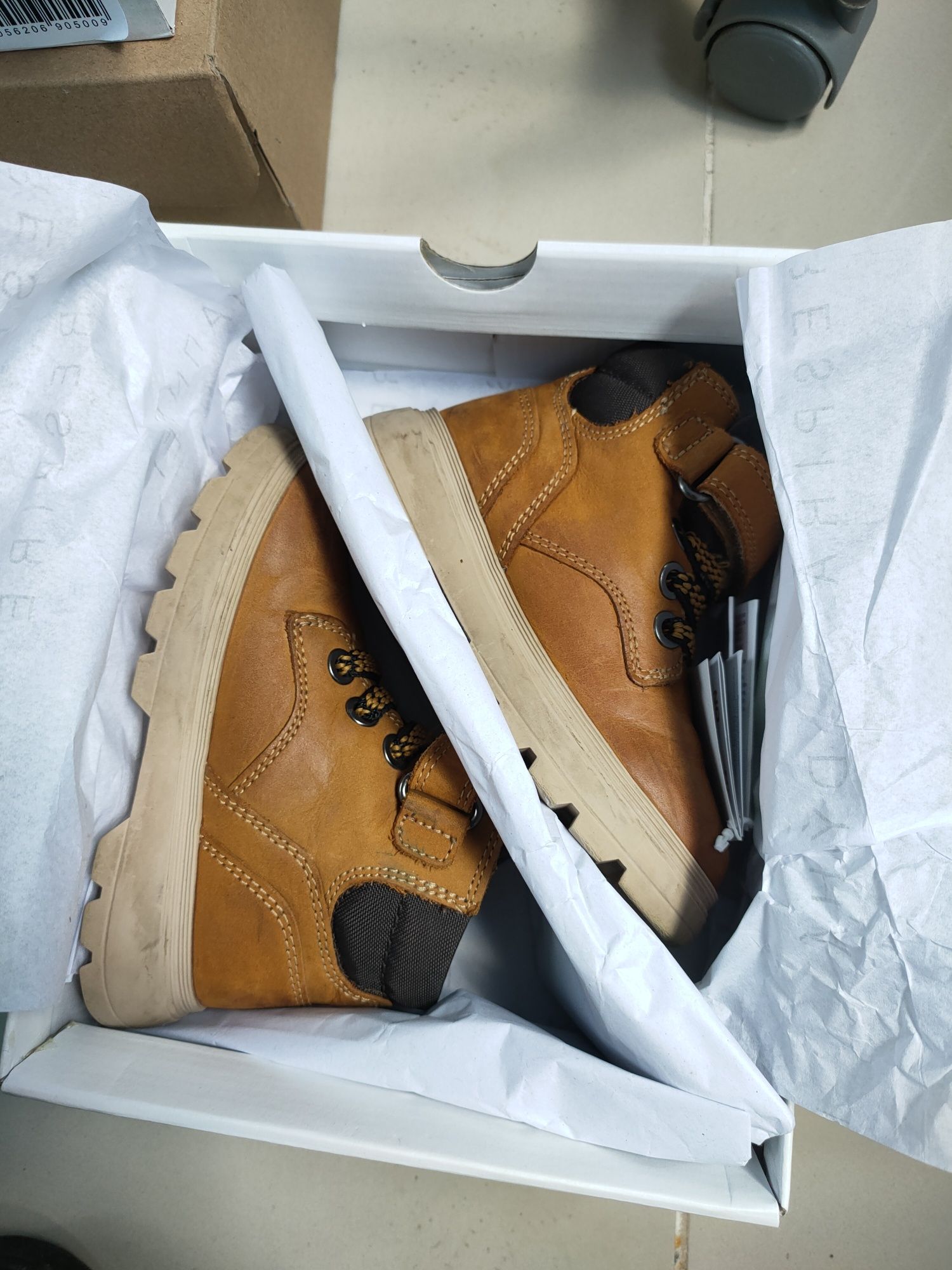Ghete piele Geox 23