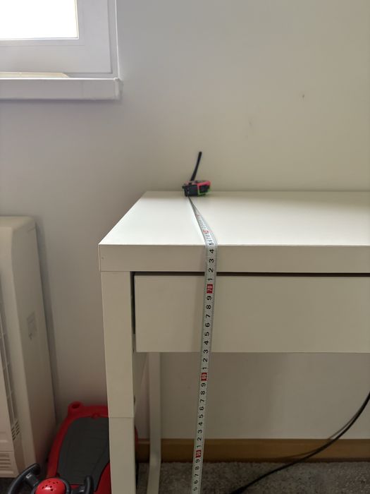 Бюро Икеа малко използвано