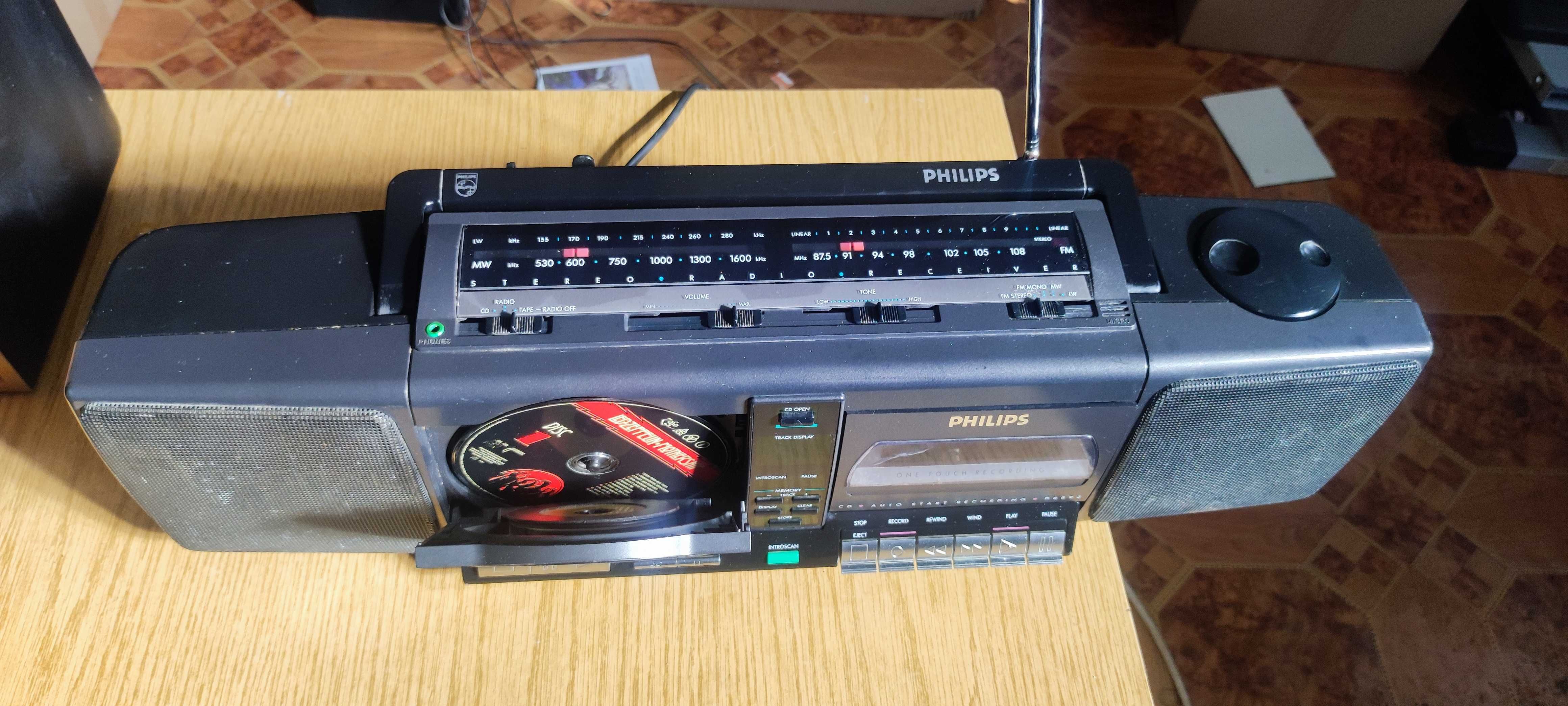 Радиокасетофон Philips CD/Тунер/касета.