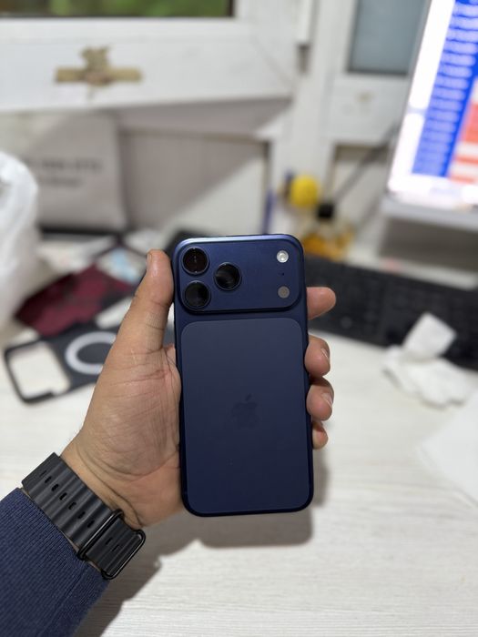 Iphone 17 pro max 256 tali sotiladi