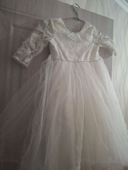 Продам нарядное платья