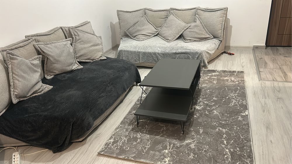 Donez canapele folosite