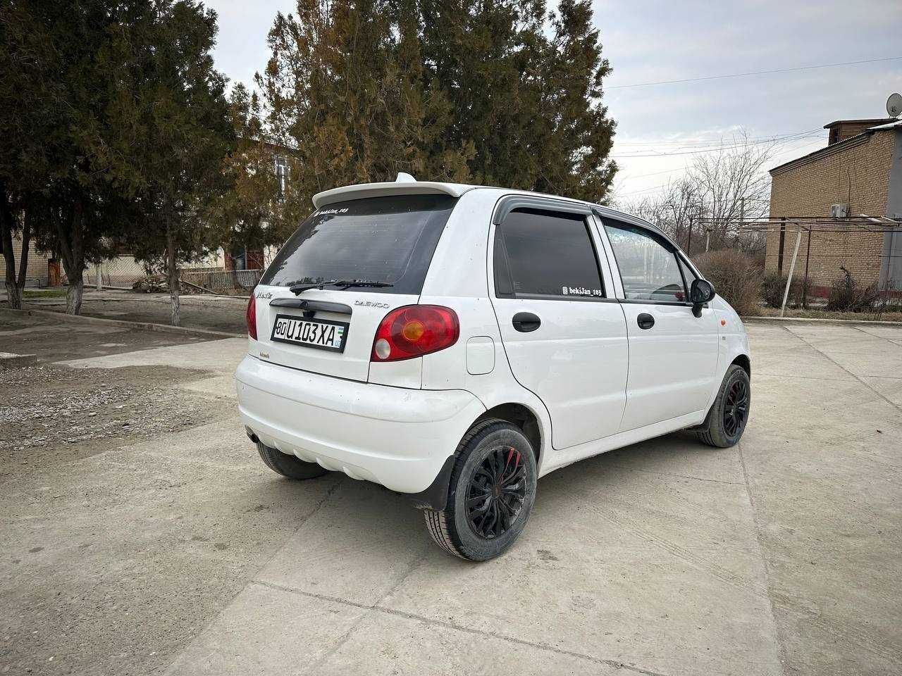 Avtomat Daewoo Matiz moshinasi sotiladi.