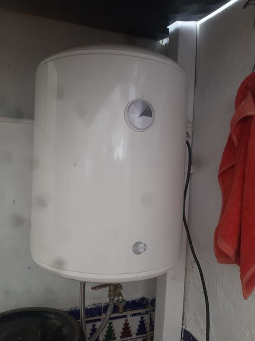 Se vinde boilar electric