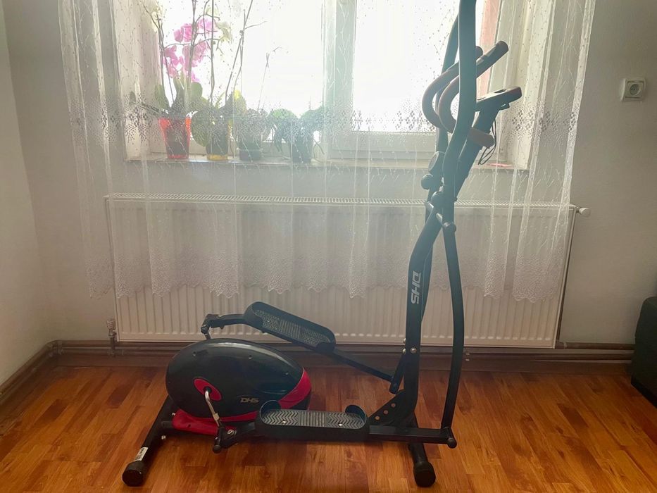 Bicicletă eliptică