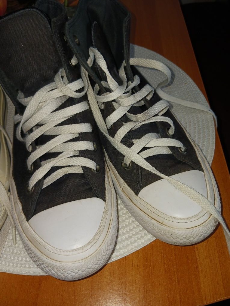 Цената е за трите чифта-Puma,Converse 37-38