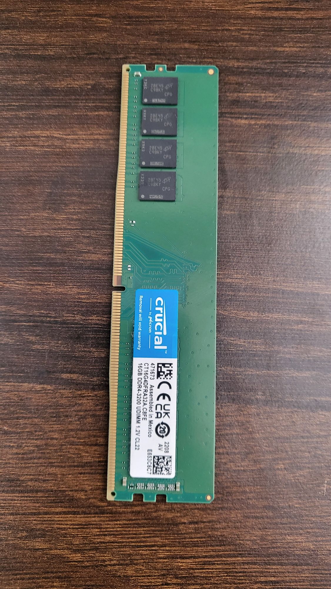 1x 16gb ram ddr 4  3200 mhz!