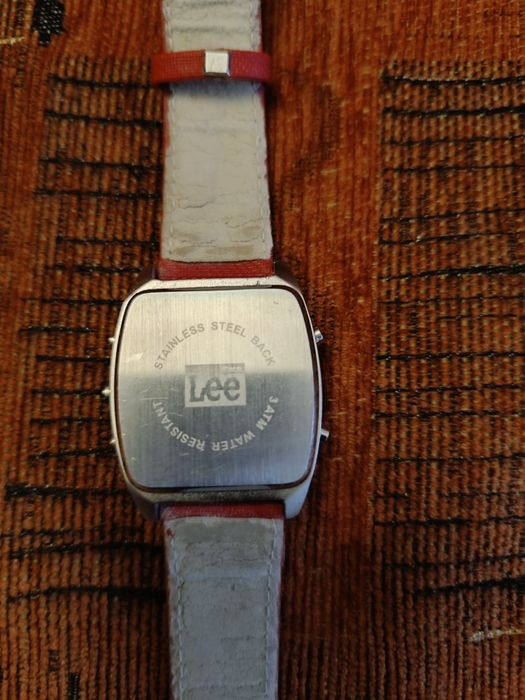 Часовник Lee Метален