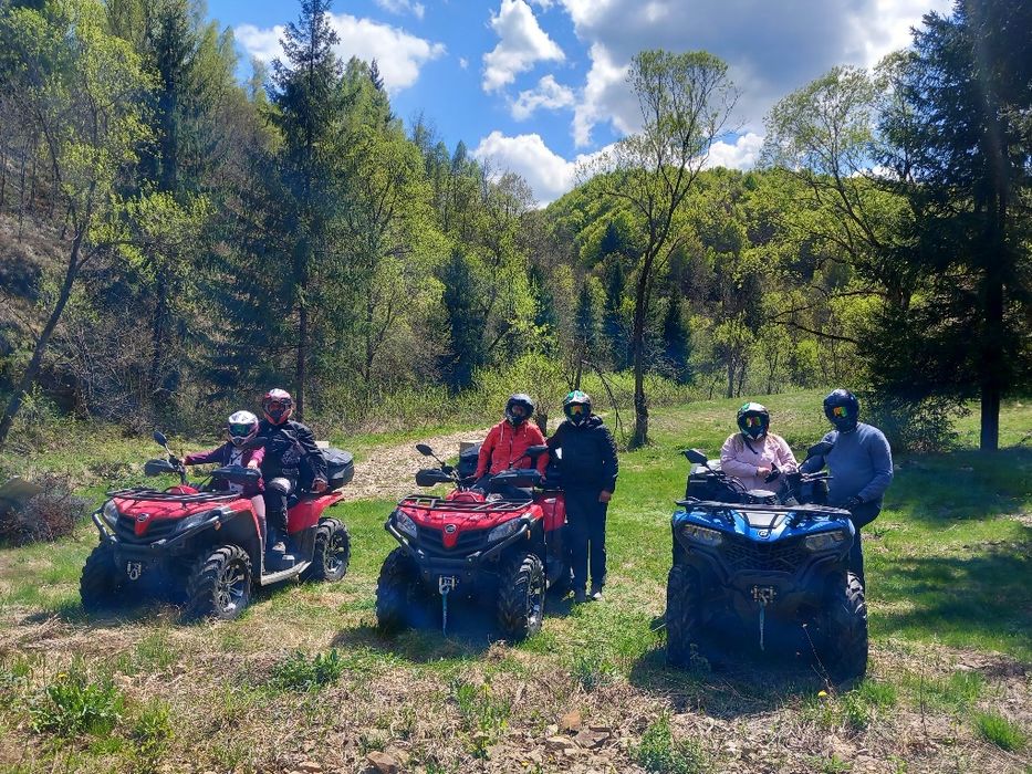 Aventura in natura,Rasca!! Închiriez Atv-CF Moto