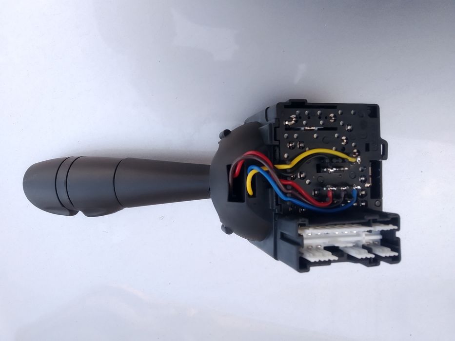 Лост превключвател (ляв) светлини, халогени, клаксон Dacia Logan II