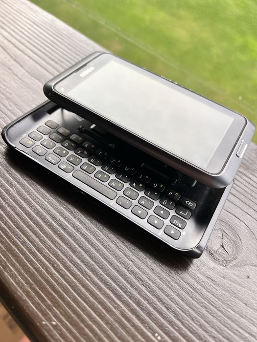 Nokia E7 funcțional