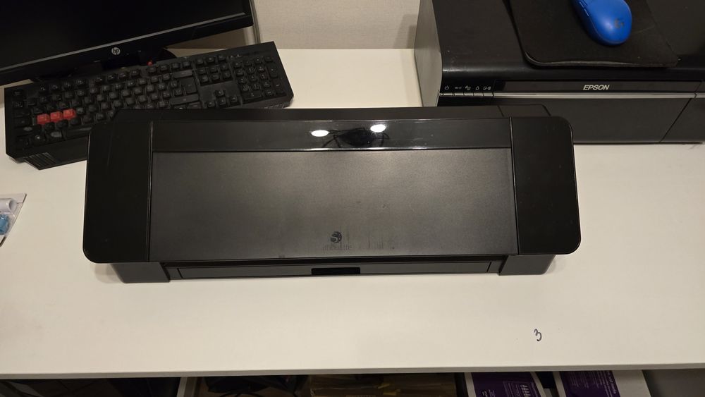 Продам режущий плоттер Cameo 4