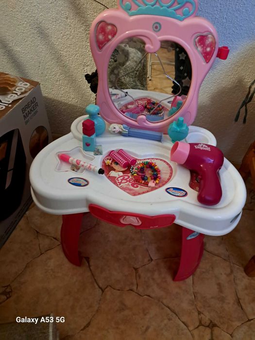 Детска тоалетка за малка принцеса