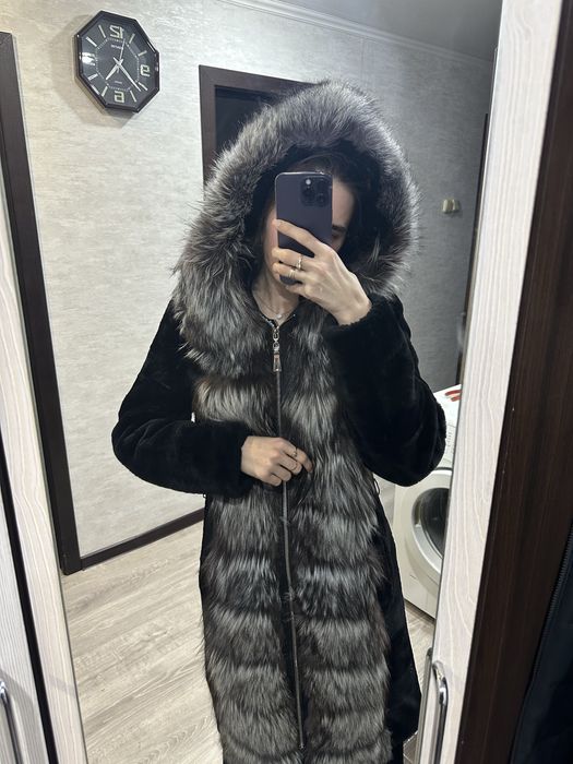 Шуба мутоновая с чернобуркой