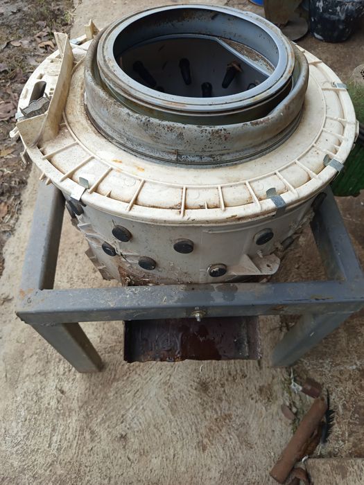 Продавам машина за скубане на пера