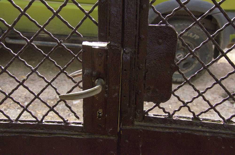 Ковано желязо-врата и ограда