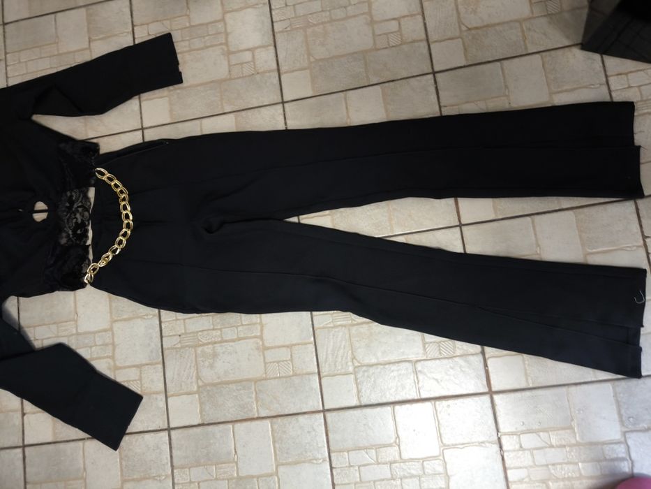 Vând costum 2 piese!