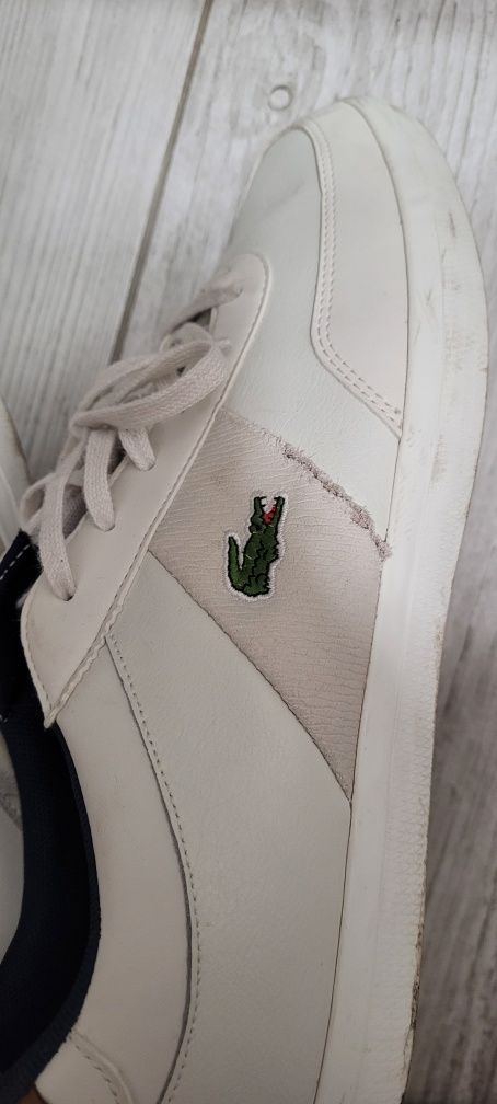 Vând Lacoste purtați size 44