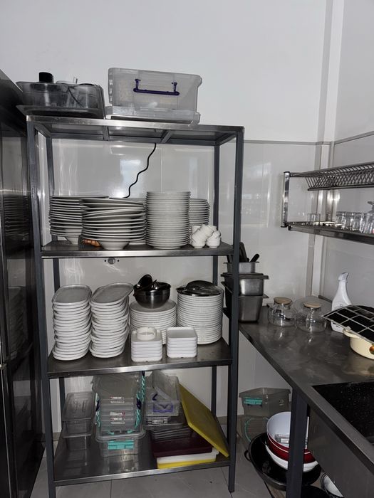 Продоется вся мебель и техника для ресторана