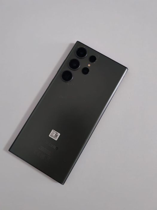 Vând telefoane: Samsung S22, Samsung S23 Ultra ceam spart nu display-u