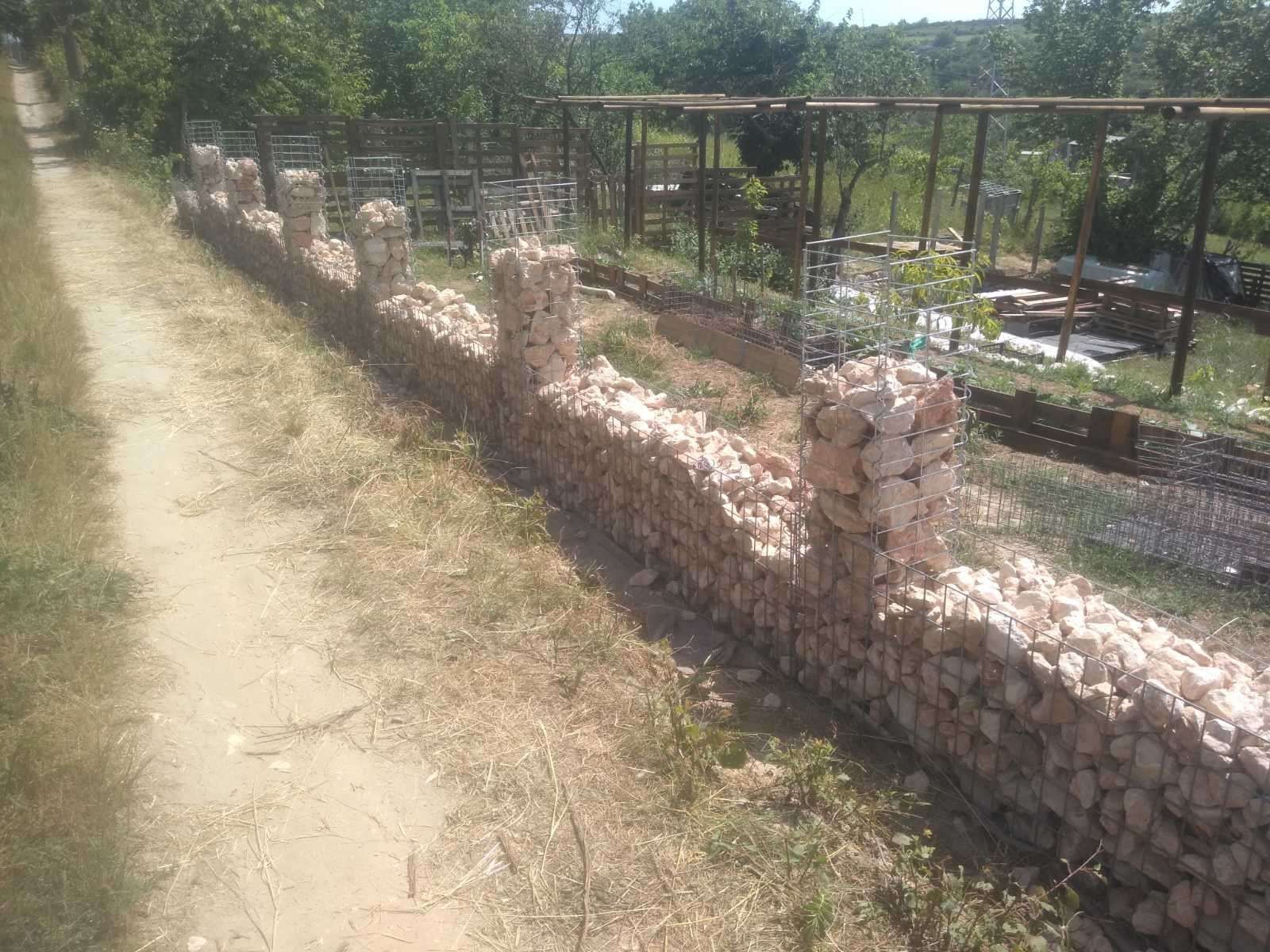 Рязане на дървета, косене на тревни площи, Монтаж на огради.