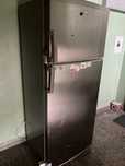Продавам работещ комбиниран хладилник Whirlpool ARC3945