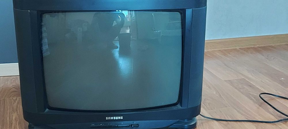продается рабочий телевизор Самсунг