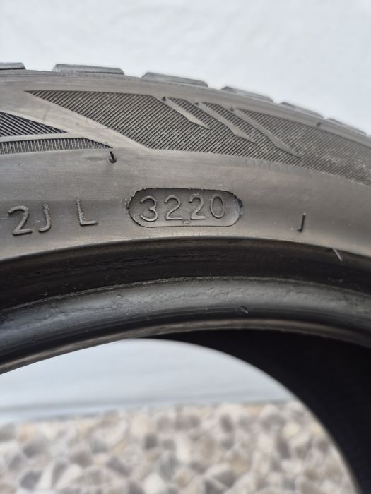 4бр 235 45 18 Laufenn зимни - 20г