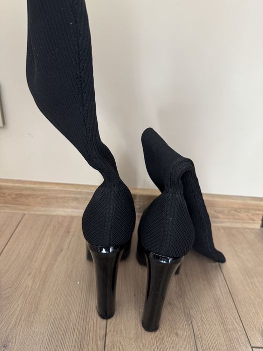 Черни ботуши тип чорап на ток