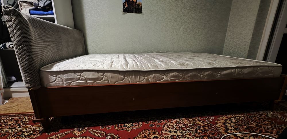 Кровать полуторная