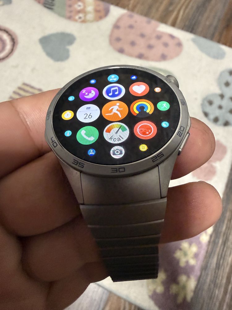 Продавам часовник Huawei Wacth GT4