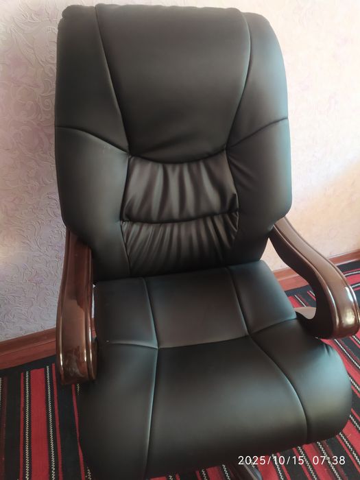 Продаются Офисные кресла.