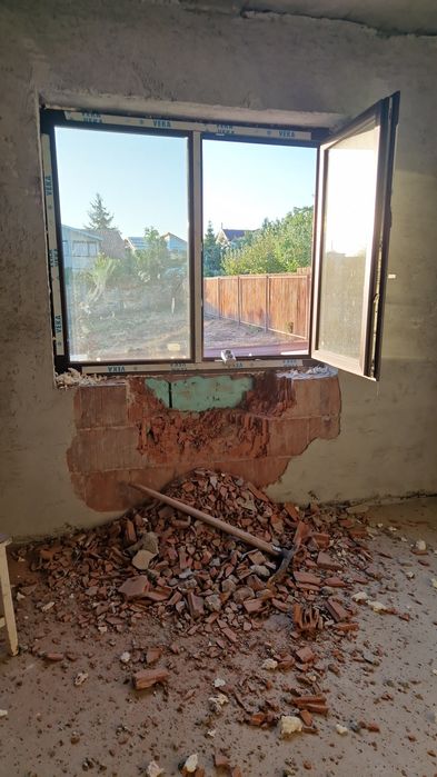 Vând fereastra veka