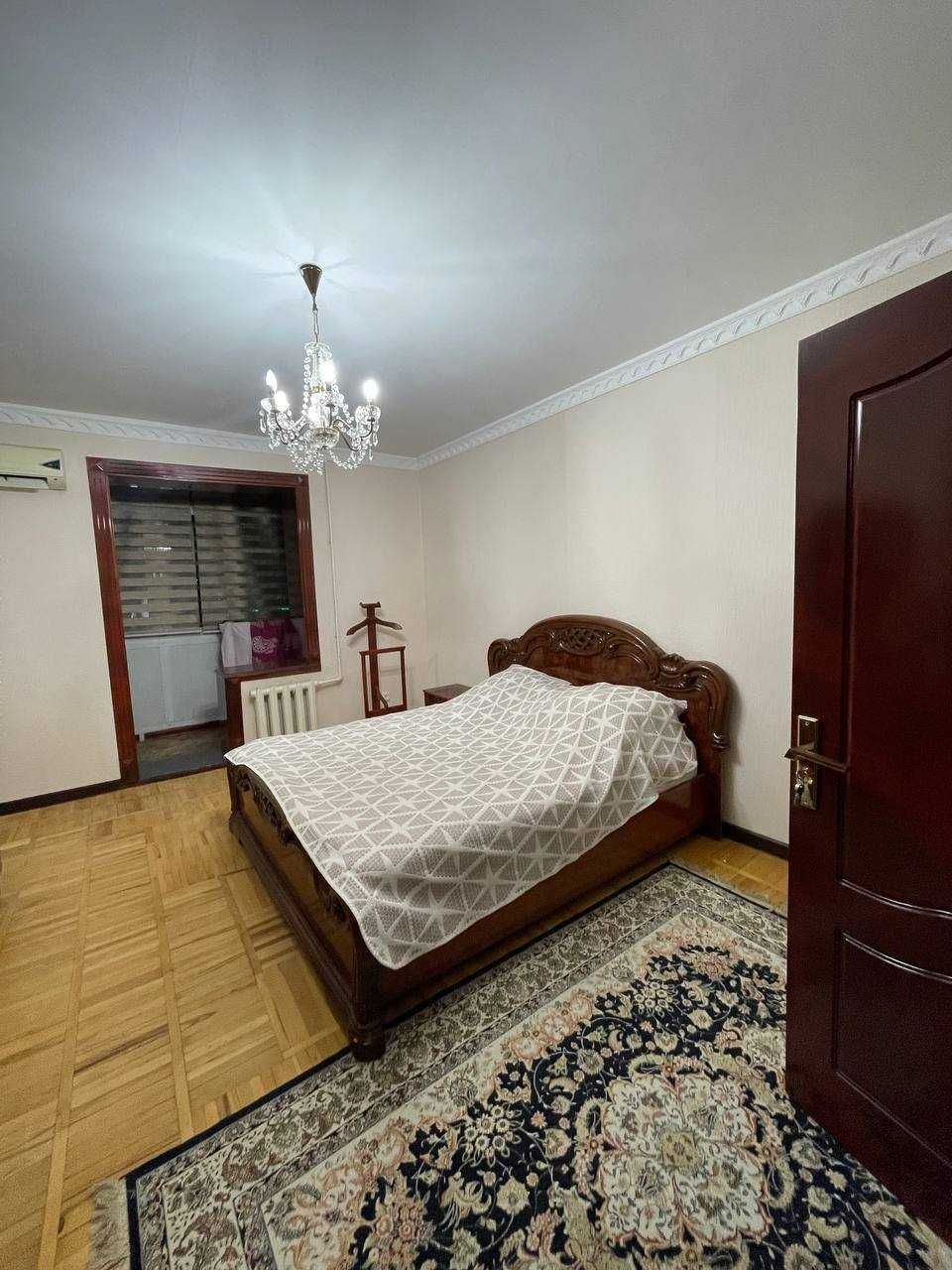 м.Космонавтов Интерпол ул.Ю.Раджаби 3-комн 2/4 80 м² ремонт меб/тех