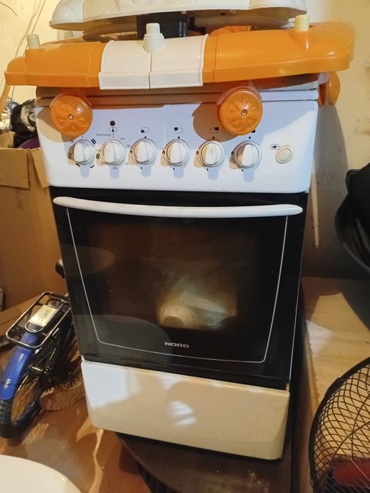 Продам газовую плиту